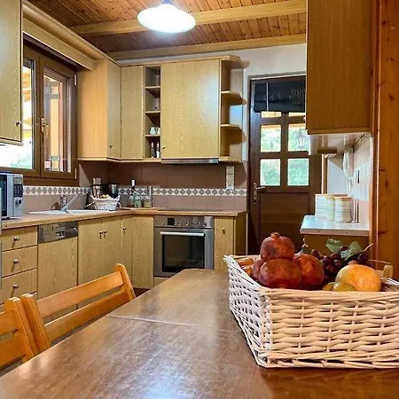 Kostoula * Karavomylos