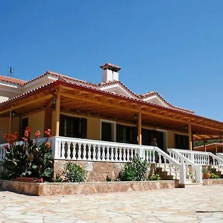 Kostoula Villa Karavomylos