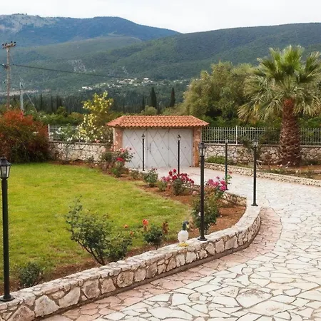 Kostoula Karavomylos