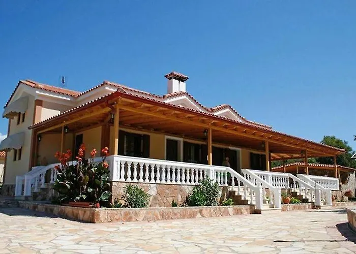 Kostoula Vila Karavomylos