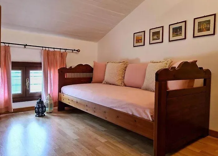 Kostoula Vila Karavomylos